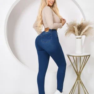 Jean levanta cola dama