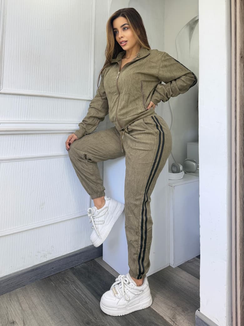 Conjunto Deportivo Dama Premium Corduroy | Chaqueta + Pantalón 2 Conjunto Deportivo Dama Premium Corduroy | Chaqueta + Pantalón - Imagen 2